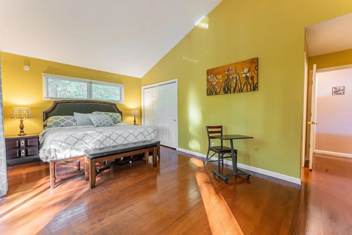 Primary bedroom king