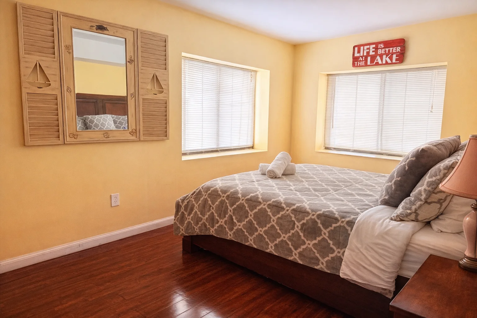 Lower level queen bedroom with crib